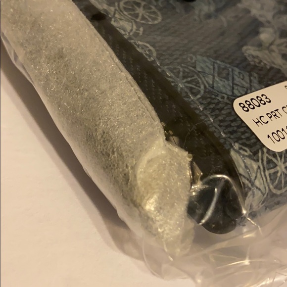 COACH LARGE WRISTLET NEW IN PACKAGING - Picture 14 of 16